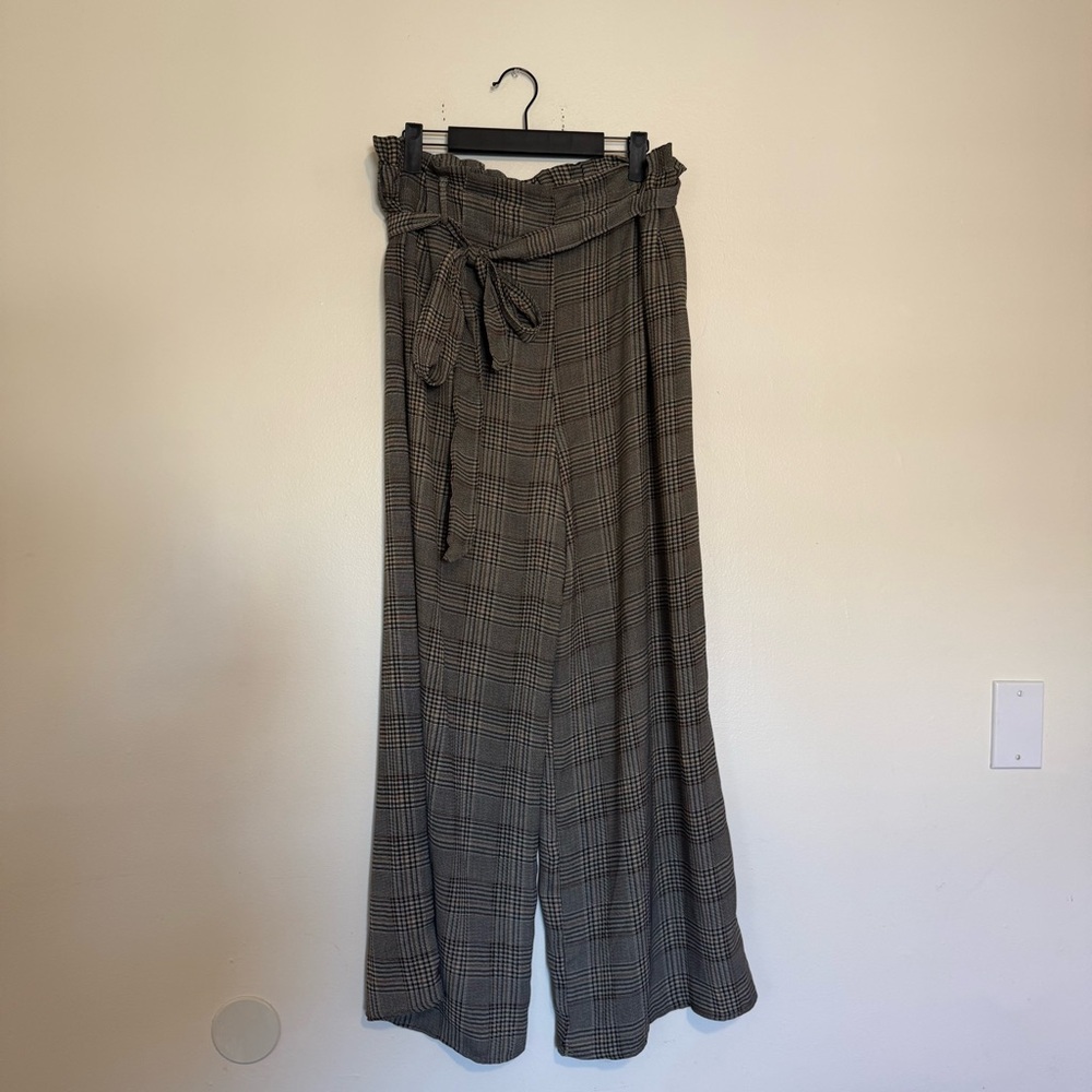 Code x Mode | Elegant Checkered Wide-Leg Pants